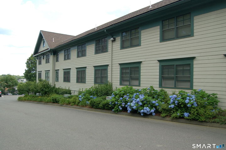 Property Photo:  365 Westport Avenue 1G  CT 06851 