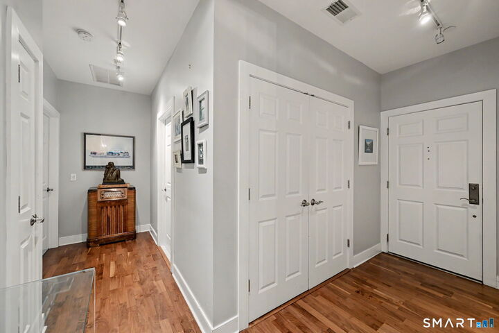 Property Photo:  77 Havemeyer Lane 410  CT 06902 