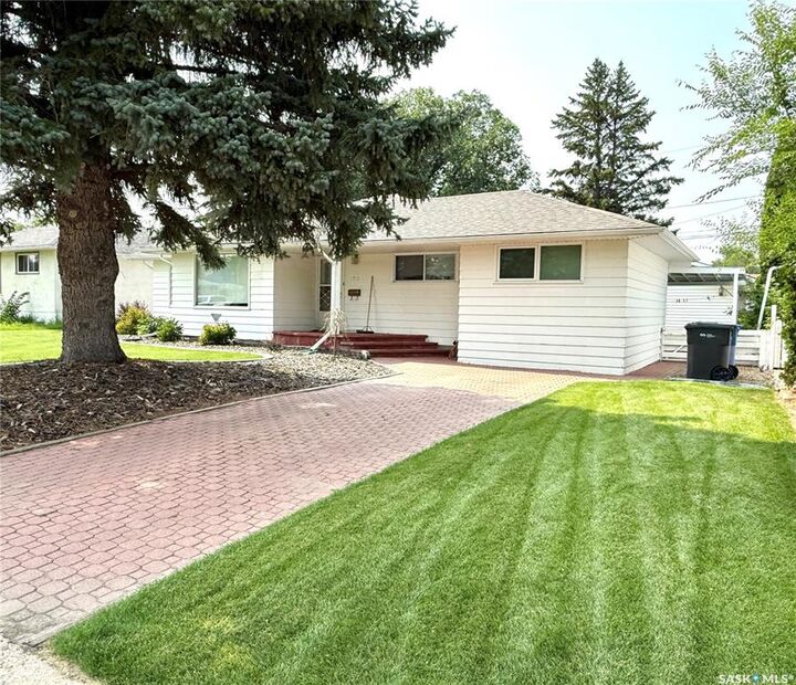 Property Photo:  1711 93rd Street  SK S9A 0C7 