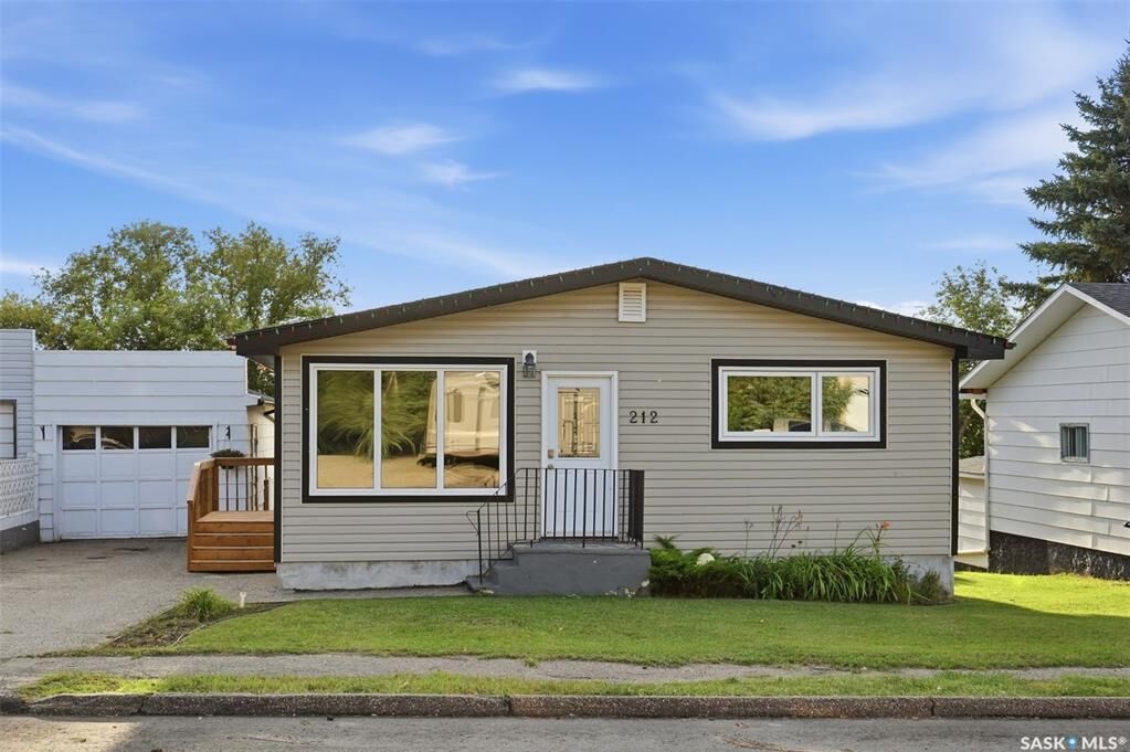 Property Photo: 212 3rd Street W SK S0L 0P0