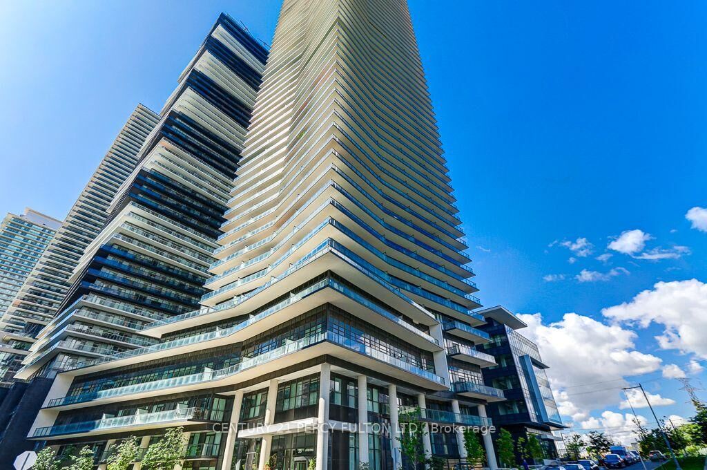 Property Photo: 38 Annie Craig Drive 1110 ON M8V 0G9
