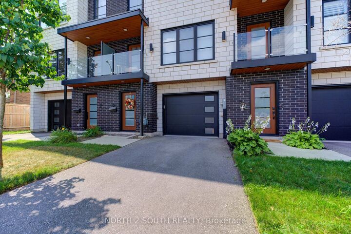 Property Photo:  3 Spring Lane B  ON N3T 4M2 