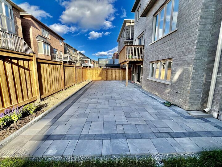 Property Photo:  188 Wesmina Avenue  ON L4A 5A2 