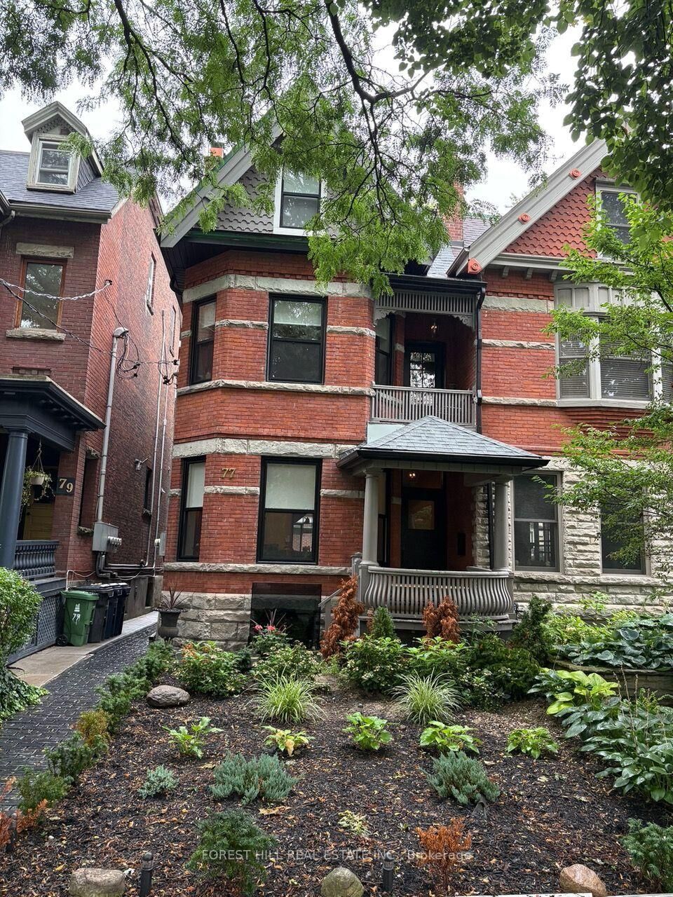 Property Photo:  77 Brunswick Avenue Lower  ON M5S 2L8 