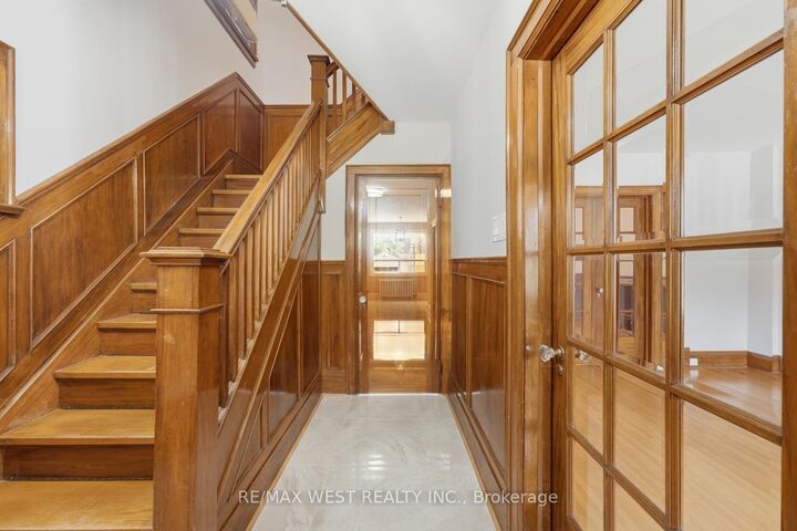 Property Photo:  280 Westmount Avenue  ON M6E 3N1 
