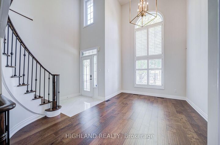 Property Photo:  39 Shadetree Crescent  ON L4H 1Y3 