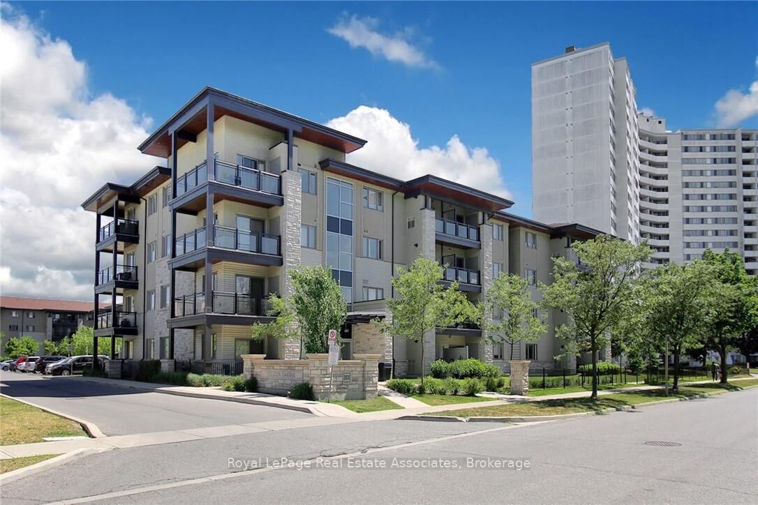 Property Photo:  570 Lolita Gardens 327  ON L5A 0A1 