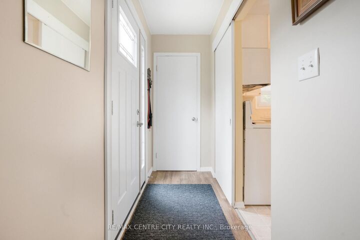 Property Photo:  4 Quail Place  ON N7L 1G2 