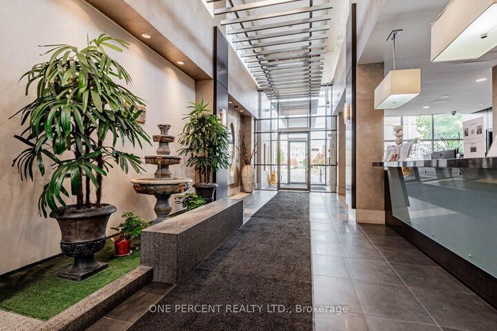 Property Photo:  21 Upper Duke Crescent 401  ON L6G 0B7 