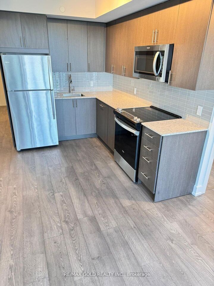 Property Photo:  2550 Simcoe Street N 2316  ON L1L 0R5 
