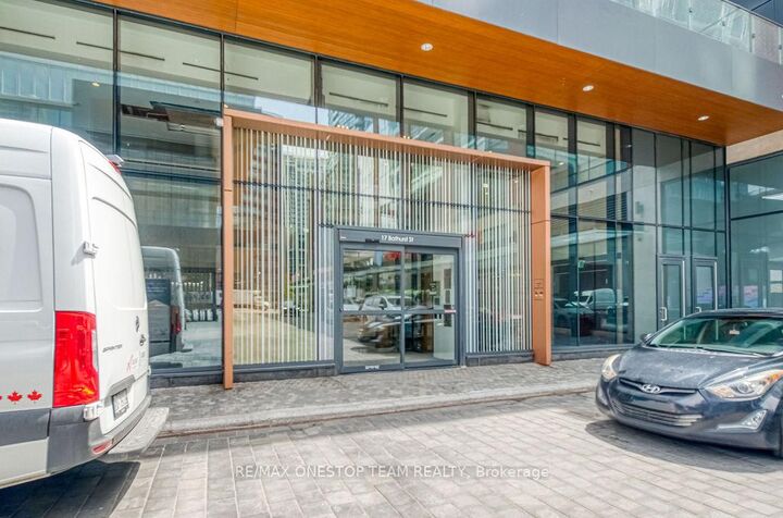 Property Photo:  17 Bathurst Street 1510  ON M5V 0N1 