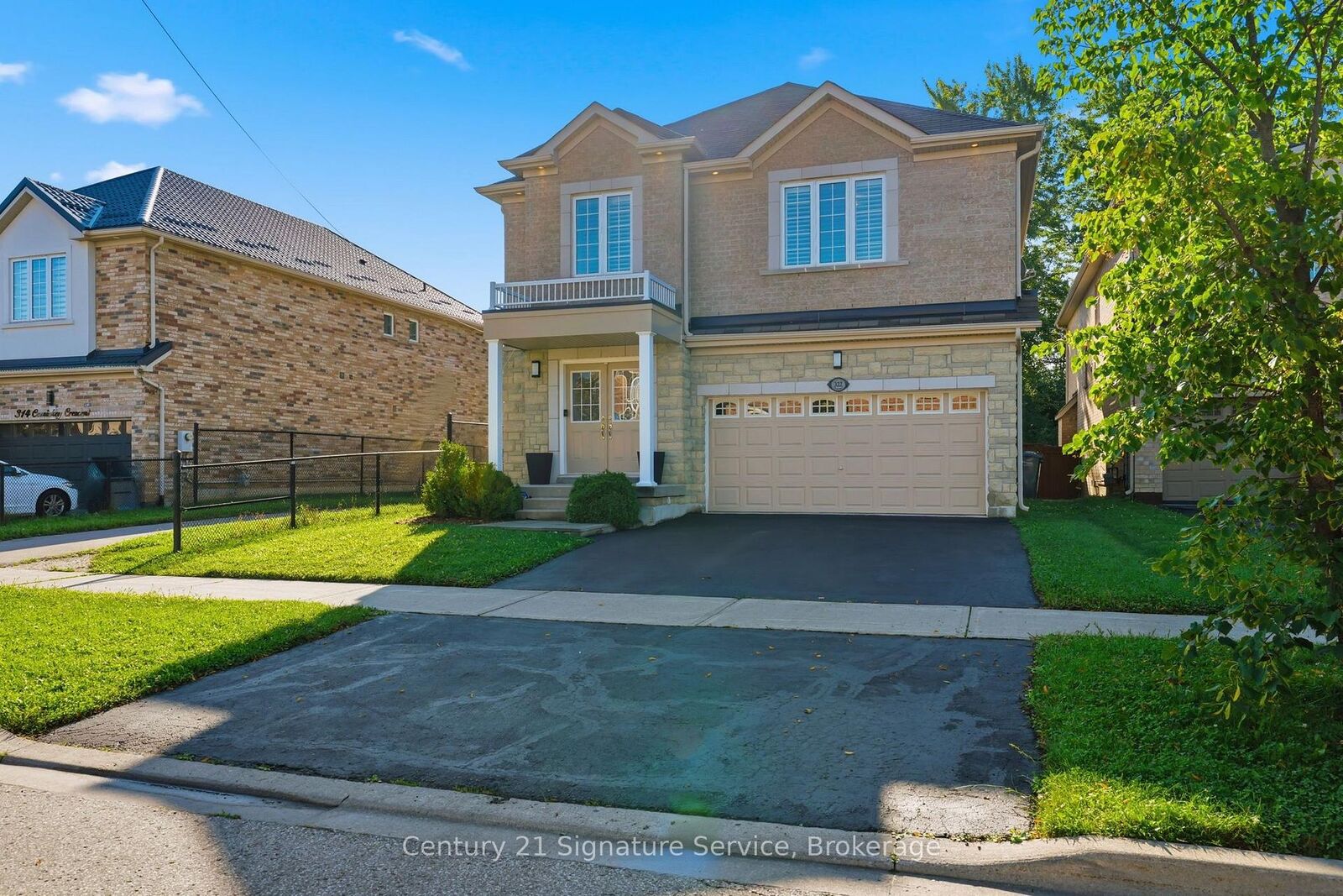Property Photo:  322 Comiskey Crescent  ON L5W 0C5 