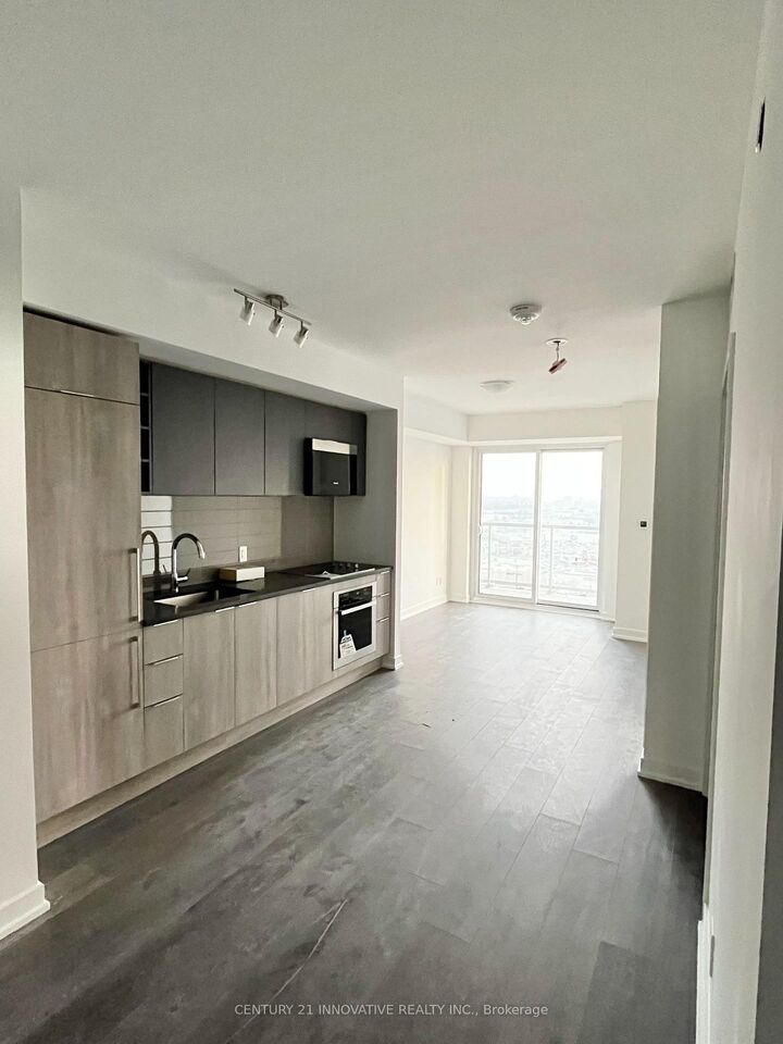Property Photo:  2031 Kennedy Road 2015  ON M1T 0B8 
