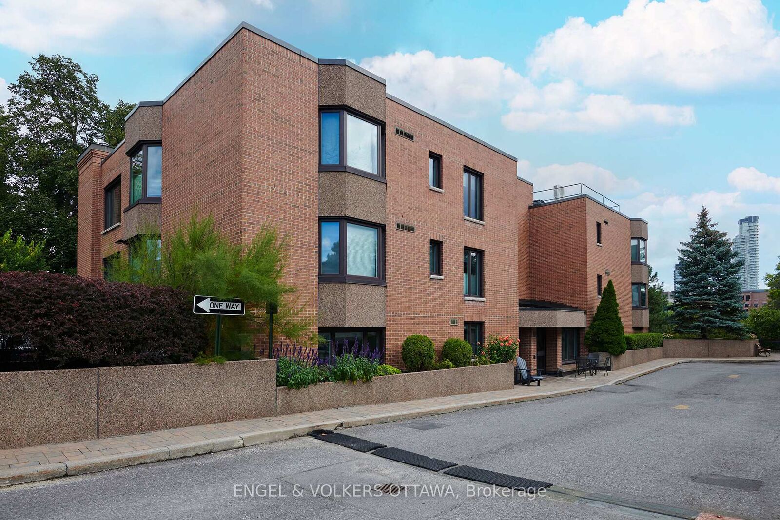 Property Photo:  257 Botanica Private 40  ON K1Y 4P8 