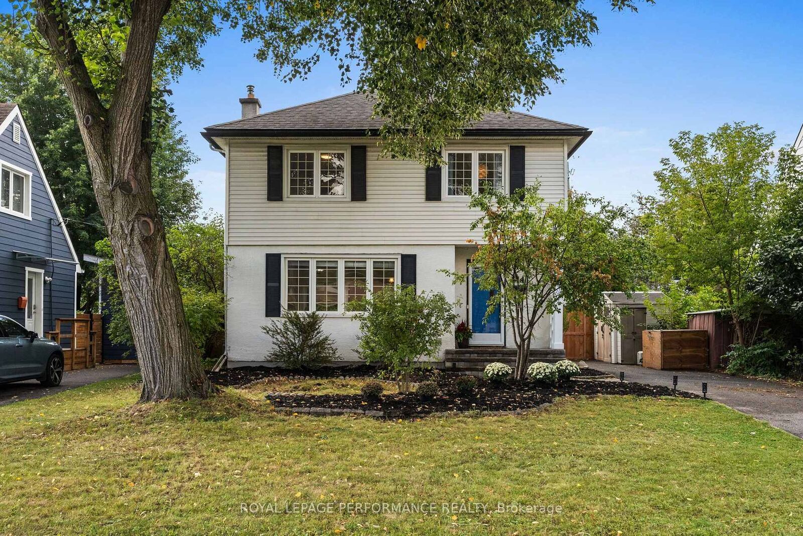 Property Photo:  814 Raglan Avenue  ON K1G 1M4 