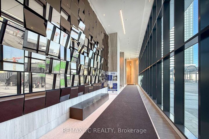 Property Photo:  195 Commerce Street 1817  ON L4K 0P9 
