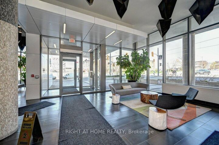 Property Photo:  85 Duke Street W 1212  ON N2H 0B7 