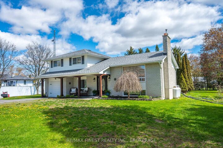 Property Photo: 207 Meadow Crescent ON K0H 1G0