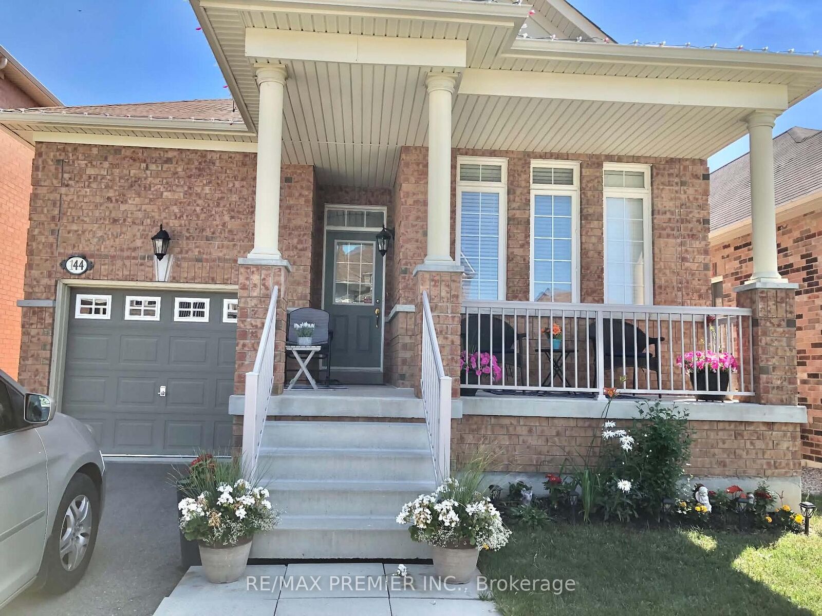 Property Photo:  144 Greenview Circle  ON L6A 0B6 