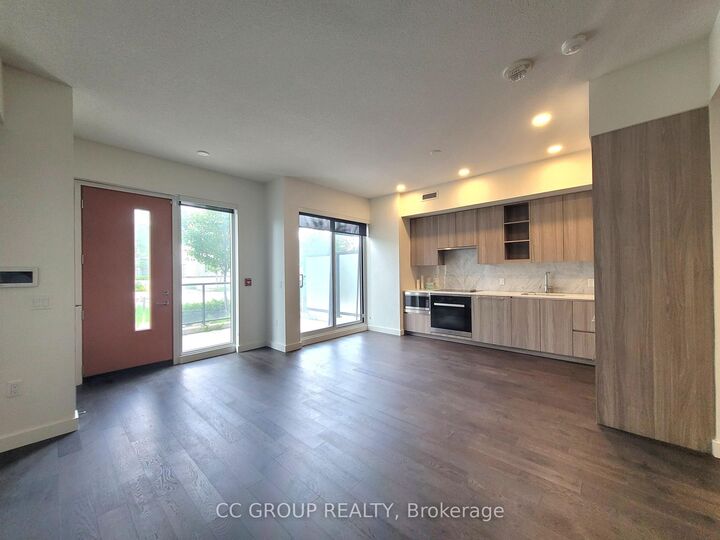 Property Photo:  85 McMahon Drive Th207  ON M2K 0H1 