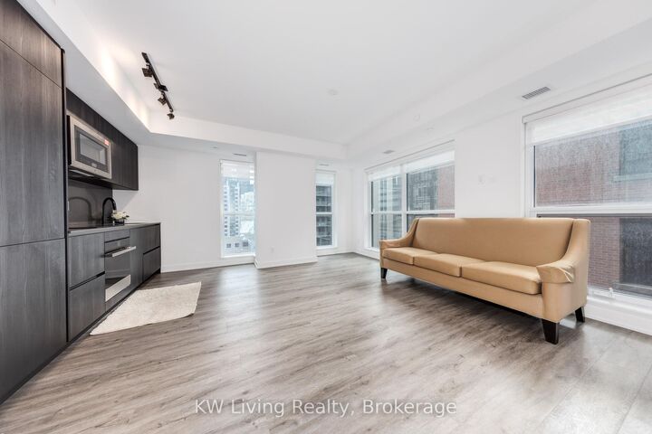 Property Photo:  327 King Street W 902  ON M5V 0W7 