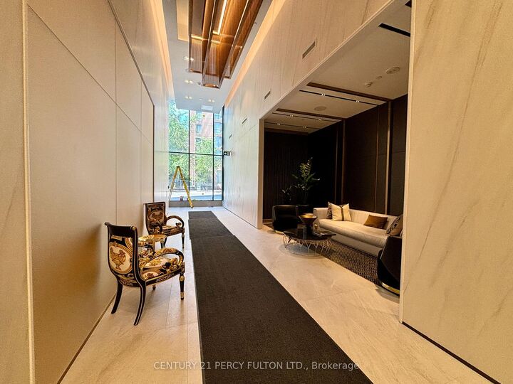 Property Photo:  319 Jarvis Street 1717  ON M5B 0C8 