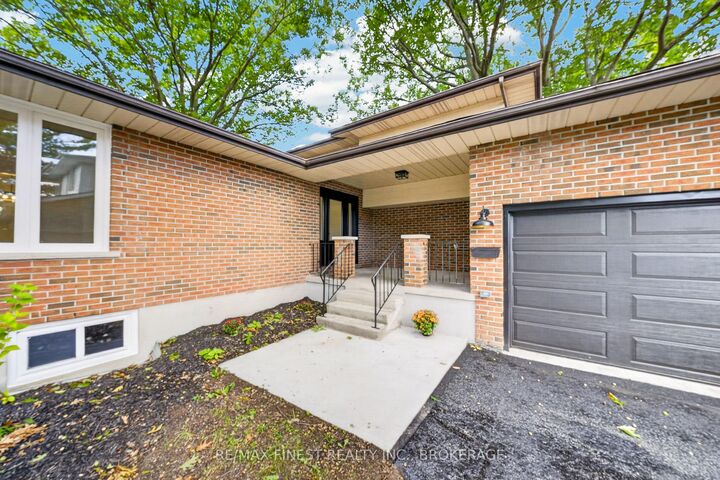 Property Photo:  530 Roosevelt Drive  ON K7M 4B1 