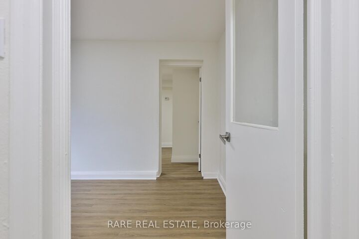 Property Photo:  2369 Queen Street E A  ON M4E 1H2 