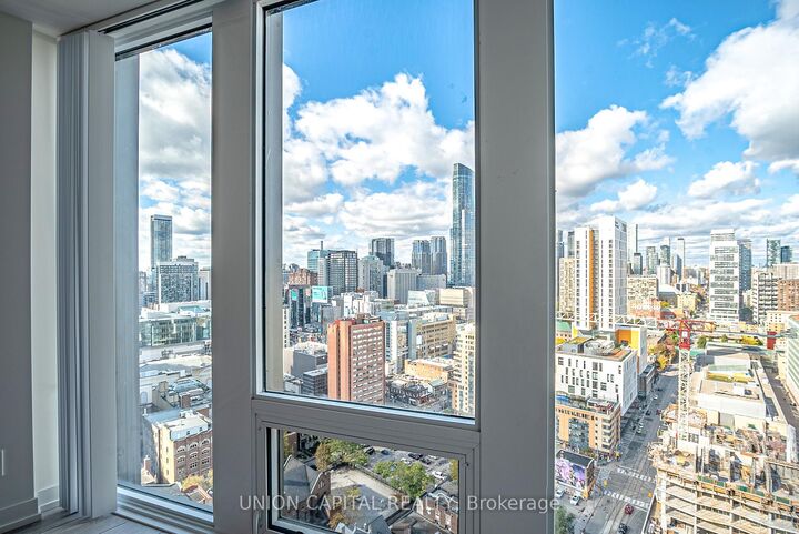 Property Photo:  60 Shuter Street Ph209  ON M5B 0B7 