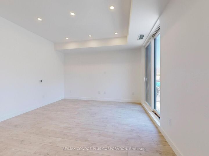 Property Photo:  170 Clonmore Drive 5  ON M1N 0B9 