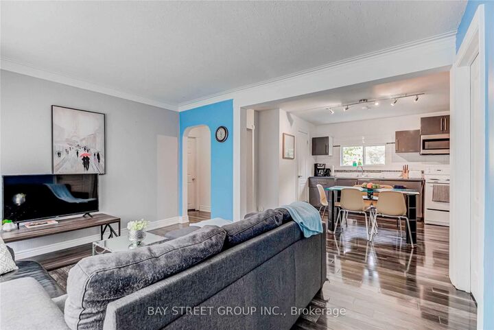 Property Photo:  378 Drewry Avenue  ON M2R 2K4 