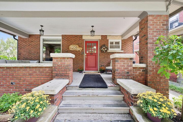 Property Photo:  28 Oxford Street  ON N1H 2M3 