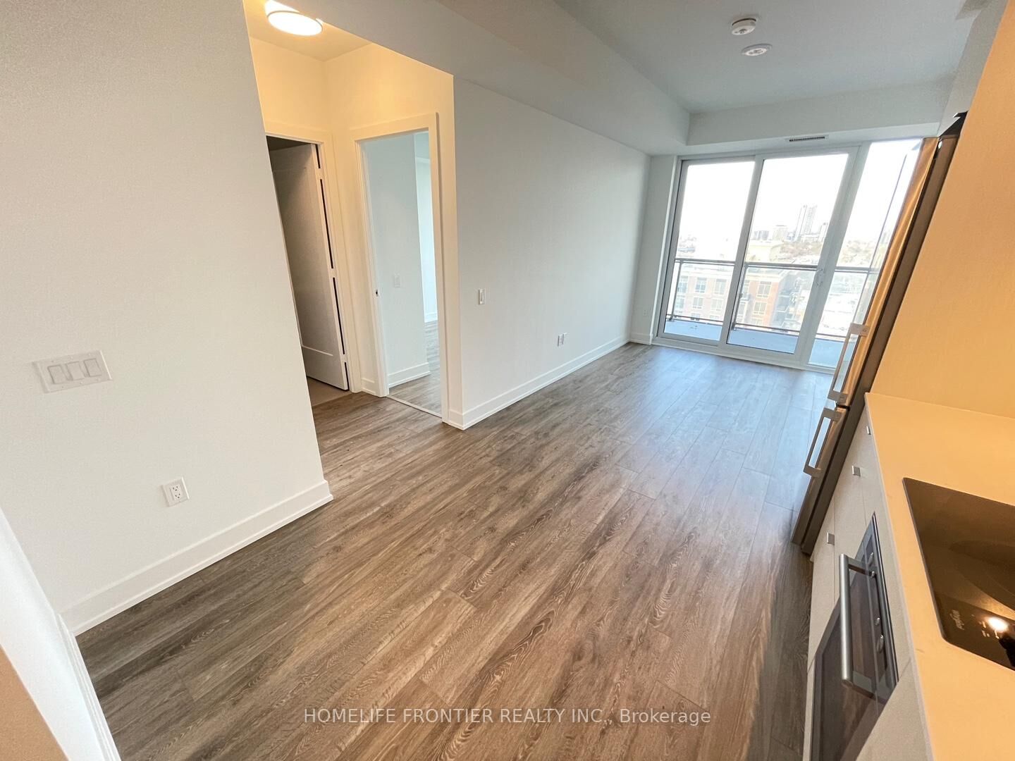 Property Photo:  20 Inn On The Park Drive 1938  ON M3C 0P8 