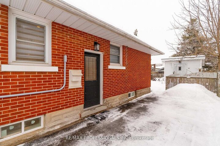 Property Photo:  139 Byron Avenue Lower  ON N2C 1Z7 