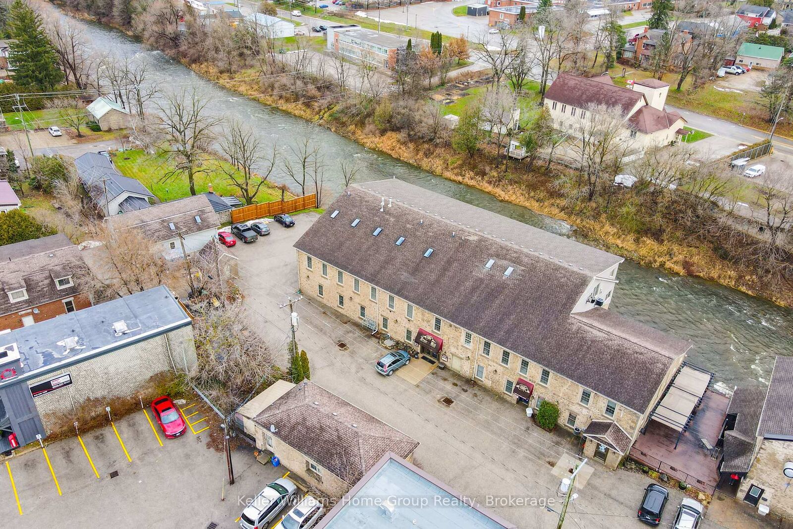 Property Photo:  160 St David Street S 2D  ON N1M 2L4 