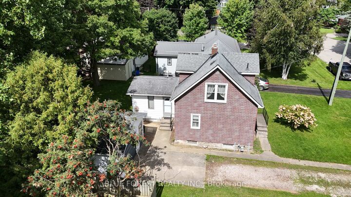 Property Photo:  228 Flora Street  ON N0L 2C0 