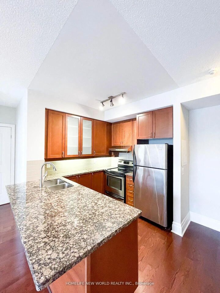 Property Photo:  21 Upper Duke Crescent 404  ON L6G 0B7 