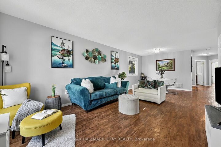 Property Photo:  27 Masters Drive  ON L4M 6W4 