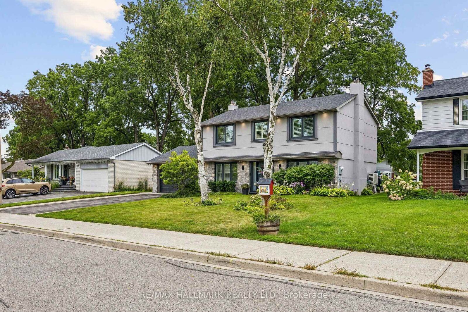 Property Photo:  69 Nisbet Drive  ON L4G 2K6 