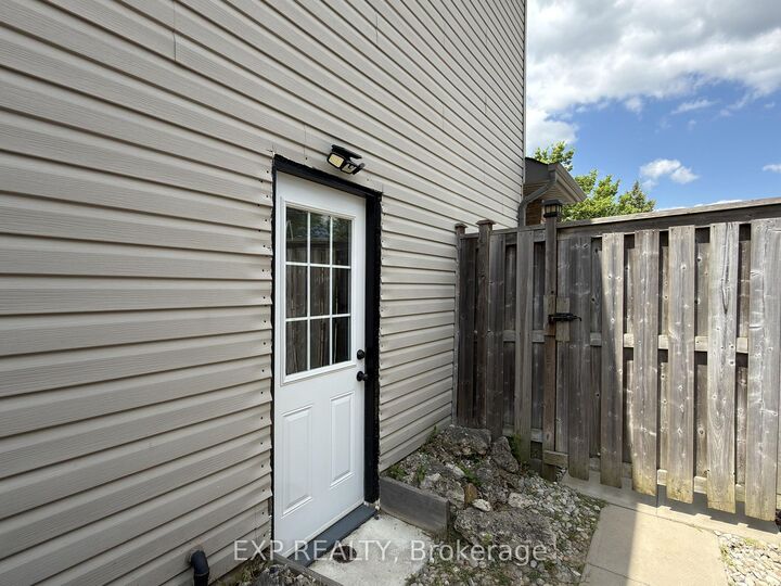 Property Photo:  608 Highview Drive  ON N5R 6B4 