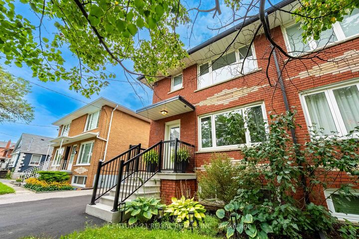 Property Photo:  21 Burlingame Road  ON M8W 1Y7 