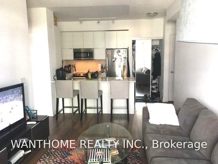 Property Photo:  56 Annie Craig Drive NE 1909  ON M8V 0C8 