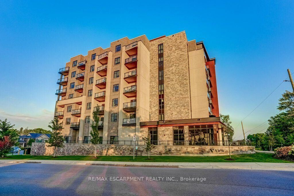 Property Photo: 30 Hamilton Street S 711 ON L8B 1V8