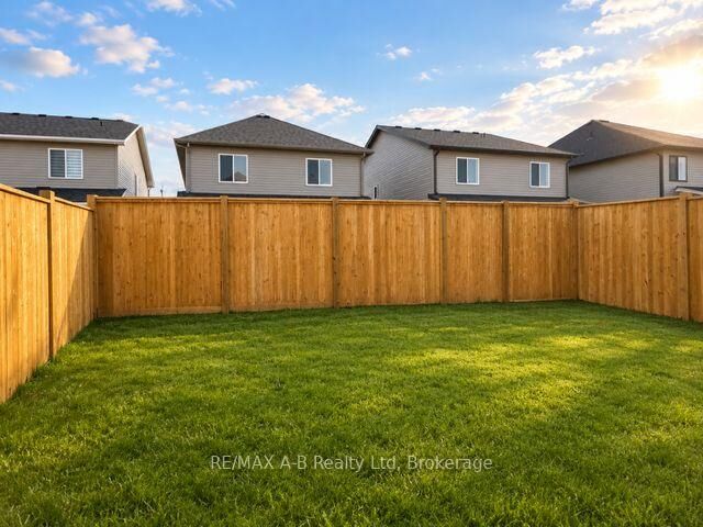 Property Photo:  45 Robertson Drive  ON N5A 0J6 