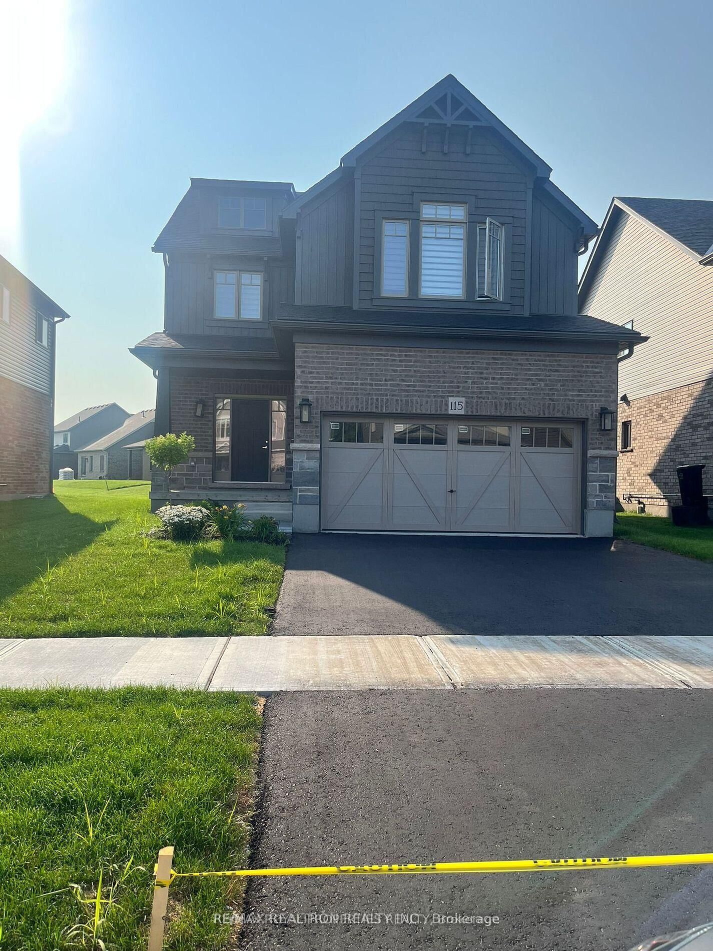 Property Photo:  115 Plewes Drive  ON L9Y 3B7 