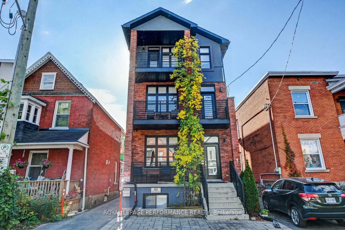 Property Photo:  82 Third Avenue Unit B  ON K1S 2J8 