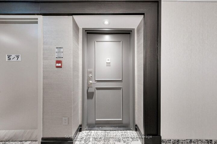 Property Photo:  7460 Bathurst Street 711  ON L4J 7K9 