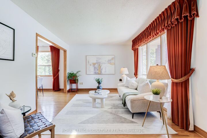 Property Photo:  18 Parravano Court  ON M2R 3S8 