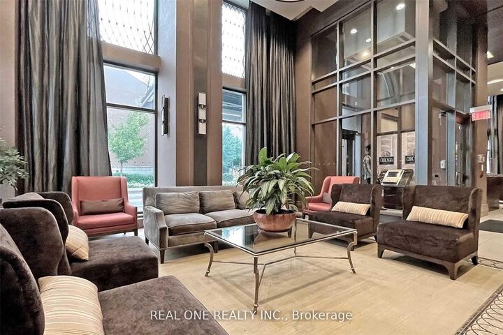 Property Photo:  385 Prince Of Wales Drive 1311  ON L5B 0C6 