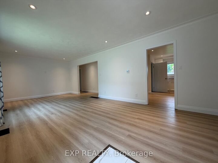 Property Photo:  29 Pusey Boulevard  ON N3R 2S1 